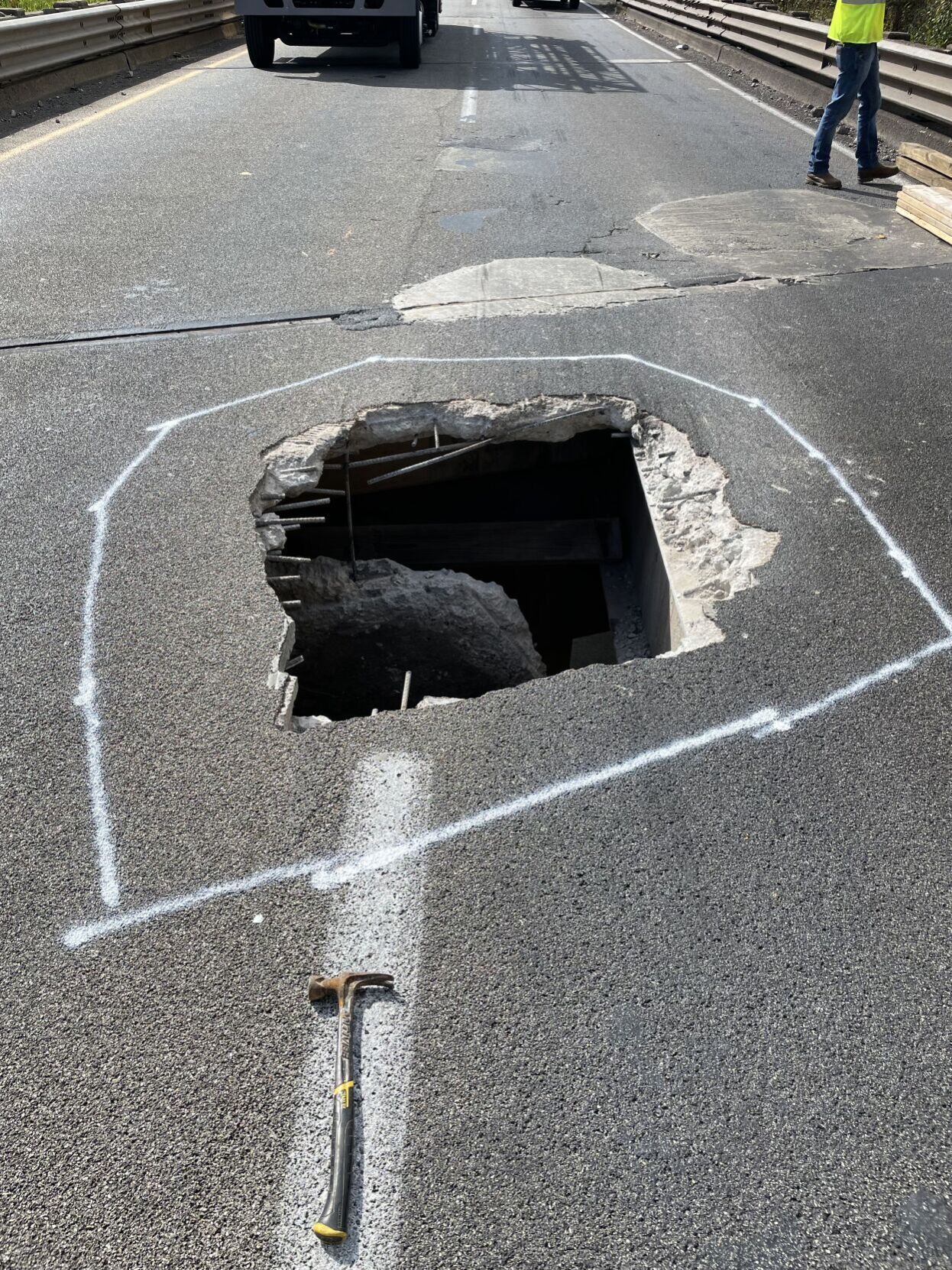 pothole 1.jpg